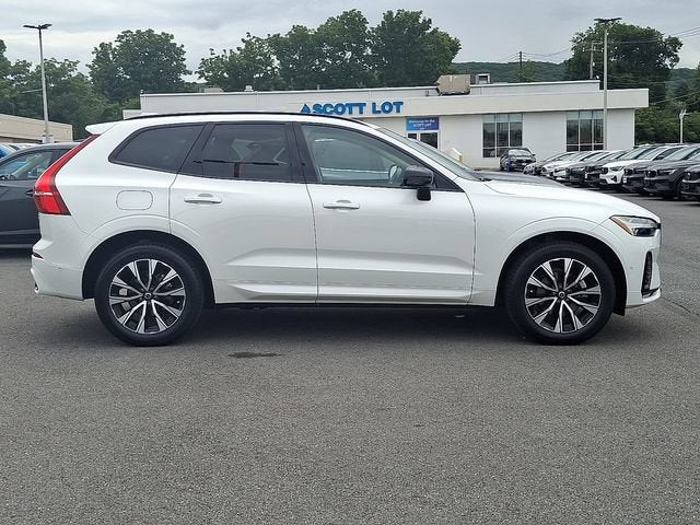 2024 Volvo XC60 Plus Dark Theme