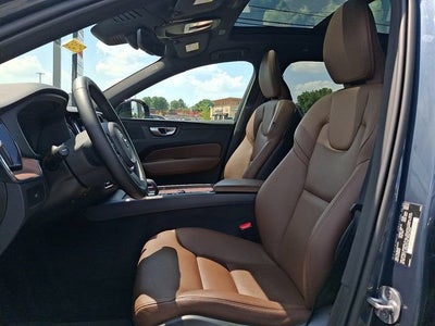 2024 Volvo XC60 Plus Dark Theme