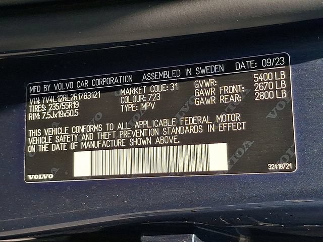 2024 Volvo XC60 Plus Dark Theme