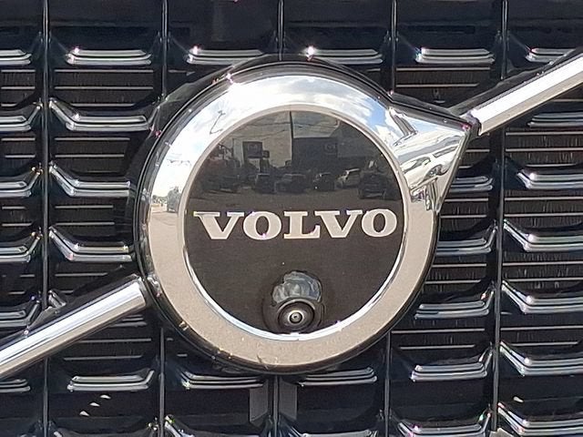 2024 Volvo XC60 Plus Dark Theme