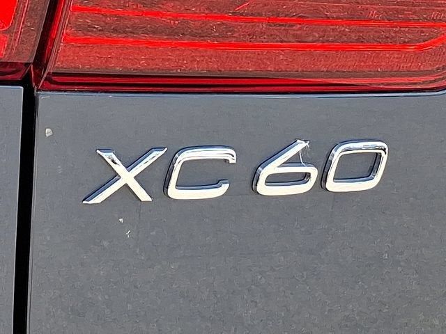 2024 Volvo XC60 Plus Dark Theme