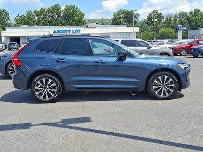 2024 Volvo XC60 Plus Dark Theme
