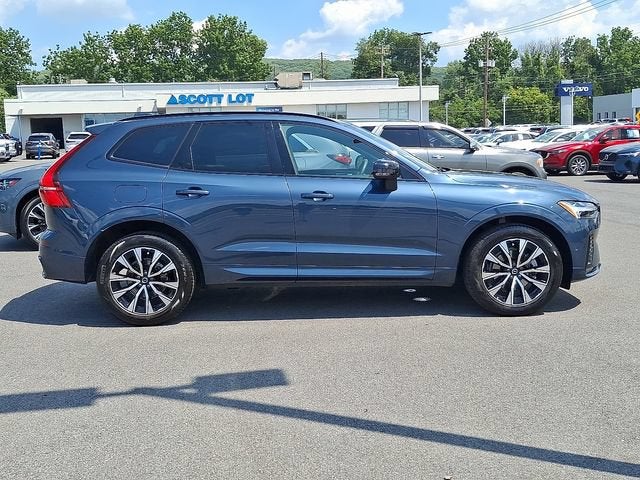 2024 Volvo XC60 Plus Dark Theme