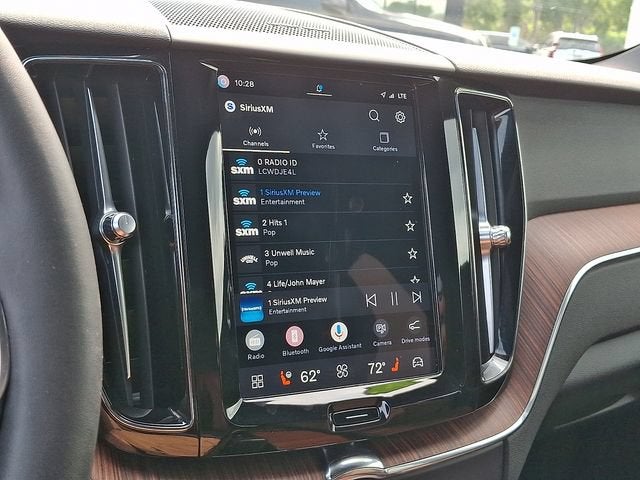 2024 Volvo XC60 Plus Dark Theme