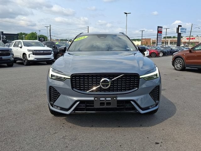 2024 Volvo XC60 Plus Dark Theme