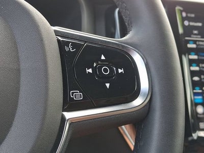 2024 Volvo XC60 Plus Dark Theme