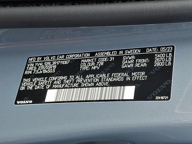 2024 Volvo XC60 Plus Dark Theme