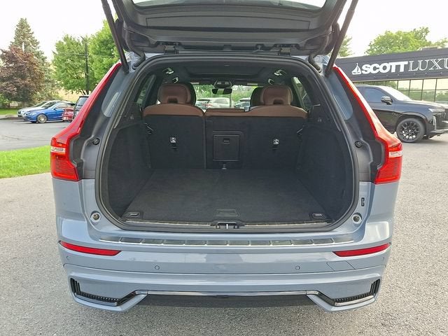 2024 Volvo XC60 Plus Dark Theme