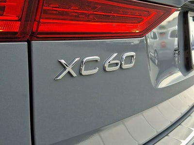 2024 Volvo XC60 Plus Dark Theme