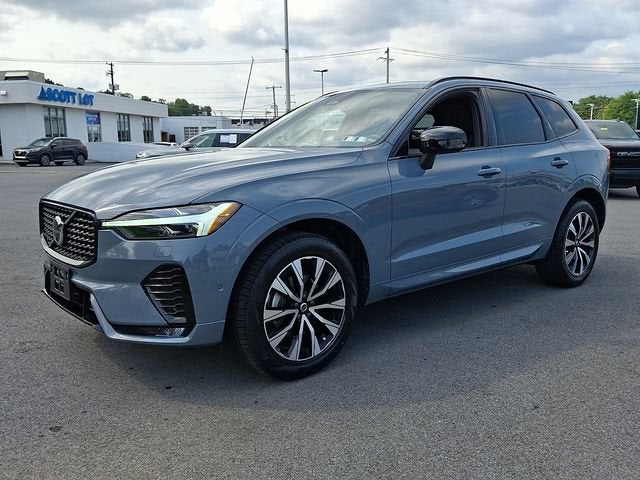 2024 Volvo XC60 Plus Dark Theme