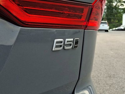2024 Volvo XC60 Plus Dark Theme
