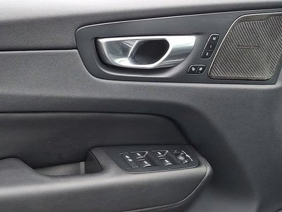 2024 Volvo XC60 Plus Dark Theme