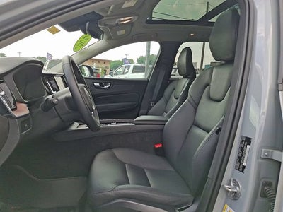 2024 Volvo XC60 Plus Dark Theme
