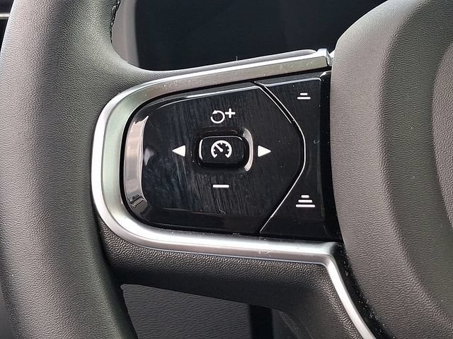 2024 Volvo XC60 Plus Dark Theme