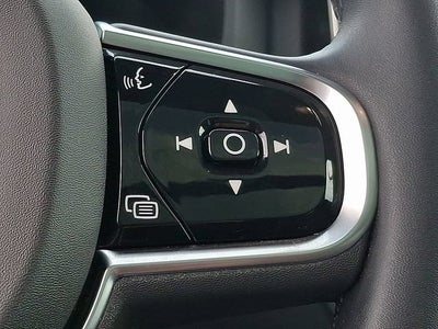 2024 Volvo XC60 Plus Dark Theme