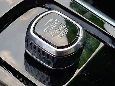 2024 Volvo XC60 Plus Dark Theme