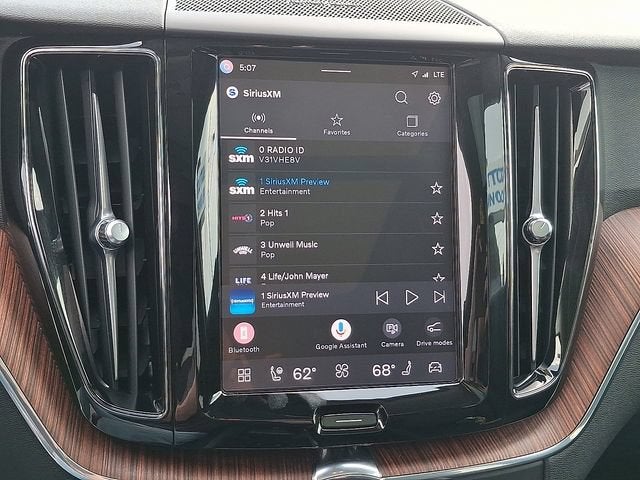 2024 Volvo XC60 Plus Dark Theme
