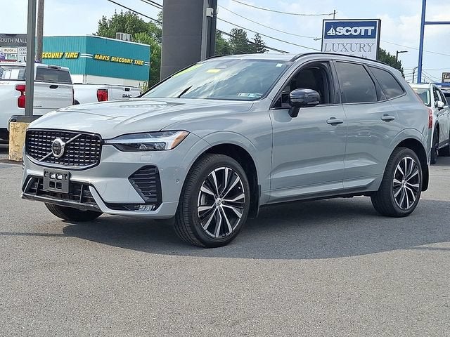 2024 Volvo XC60 Plus Dark Theme