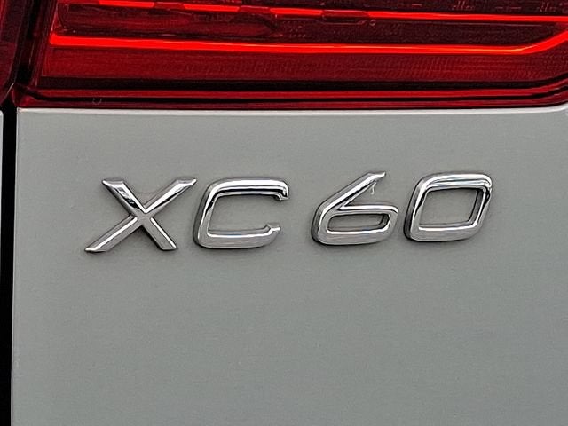 2024 Volvo XC60 Plus Dark Theme