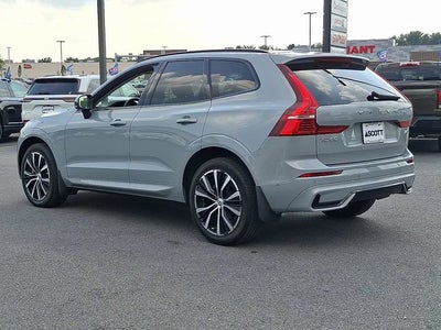 2024 Volvo XC60 Plus Dark Theme