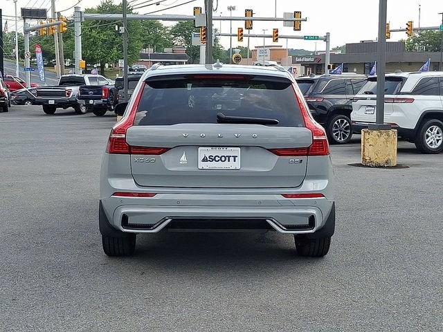 2024 Volvo XC60 Plus Dark Theme