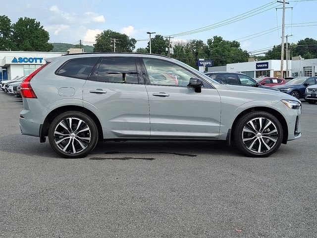 2024 Volvo XC60 Plus Dark Theme
