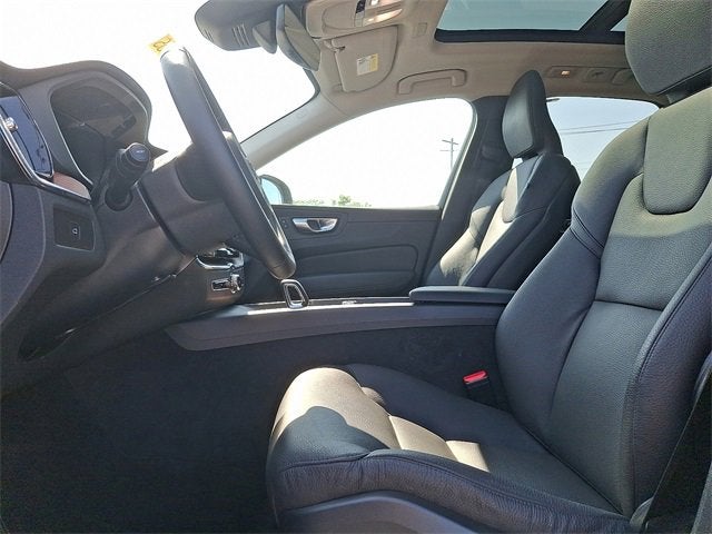 2024 Volvo XC60 Plus Dark Theme