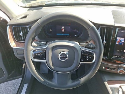 2024 Volvo XC60 Plus Dark Theme