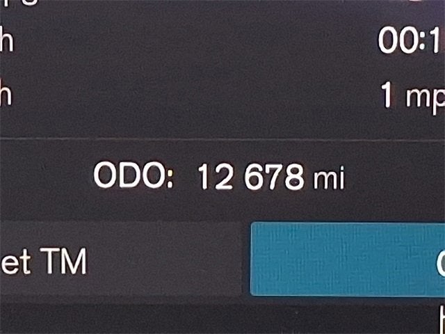 2024 Volvo XC60 Plus Dark Theme