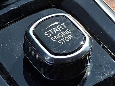 2024 Volvo XC60 Plus Dark Theme