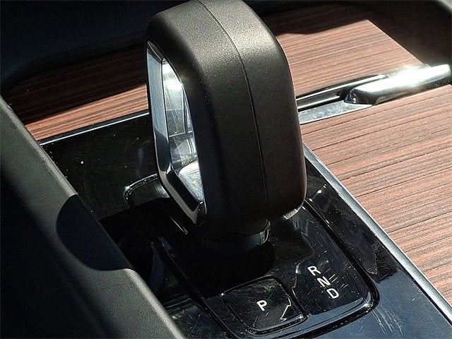 2024 Volvo XC60 Plus Dark Theme