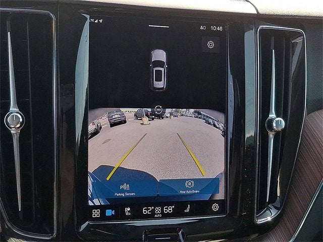 2024 Volvo XC60 Plus Dark Theme