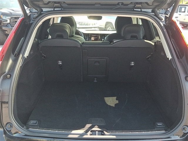 2024 Volvo XC60 Plus Dark Theme