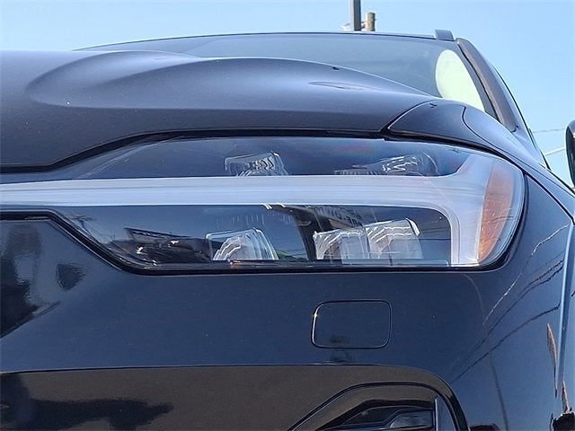 2024 Volvo XC60 Plus Dark Theme