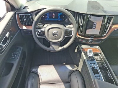 2024 Volvo XC60 Ultimate Dark Theme