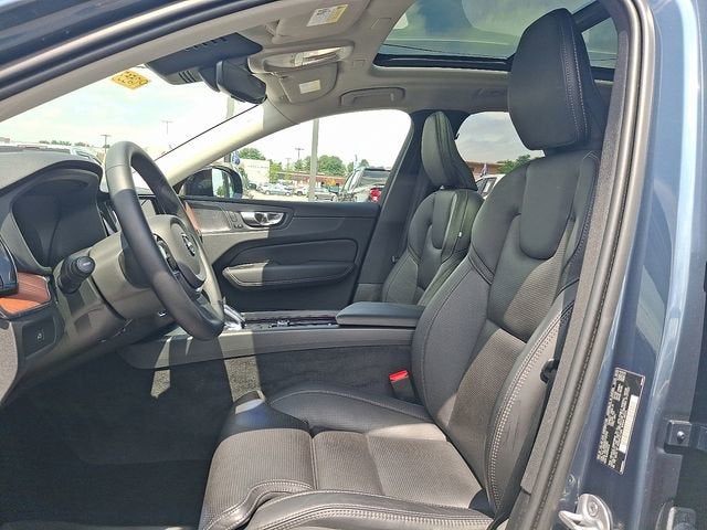 2024 Volvo XC60 Ultimate Dark Theme