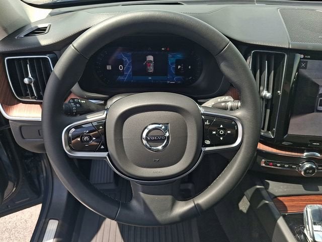 2024 Volvo XC60 Ultimate Dark Theme