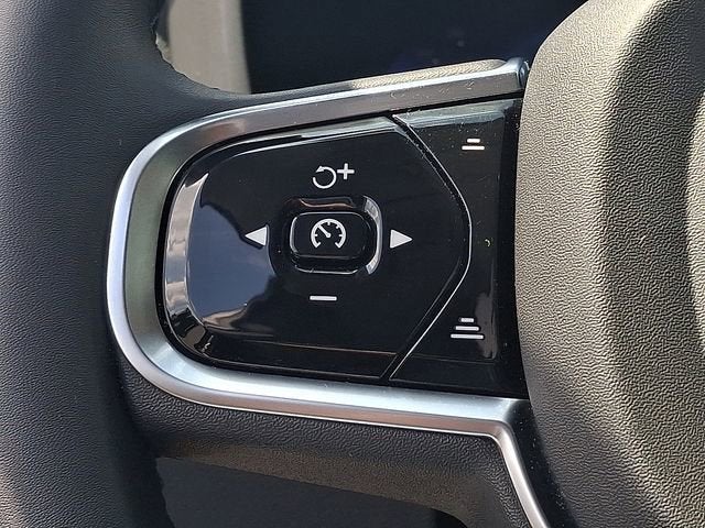 2024 Volvo XC60 Ultimate Dark Theme
