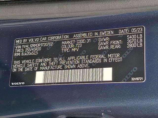 2024 Volvo XC60 Ultimate Dark Theme