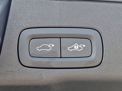 2024 Volvo XC60 Ultimate Dark Theme