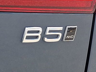 2024 Volvo XC60 Ultimate Dark Theme
