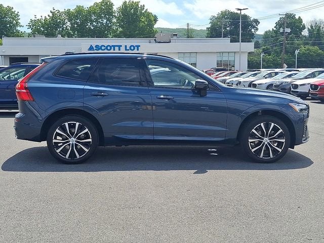 2024 Volvo XC60 Ultimate Dark Theme