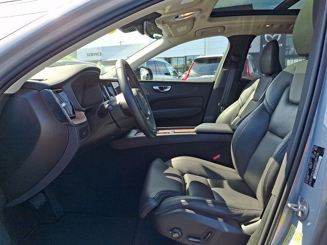 2024 Volvo XC60 Ultimate Dark Theme