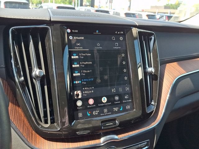 2024 Volvo XC60 Ultimate Dark Theme