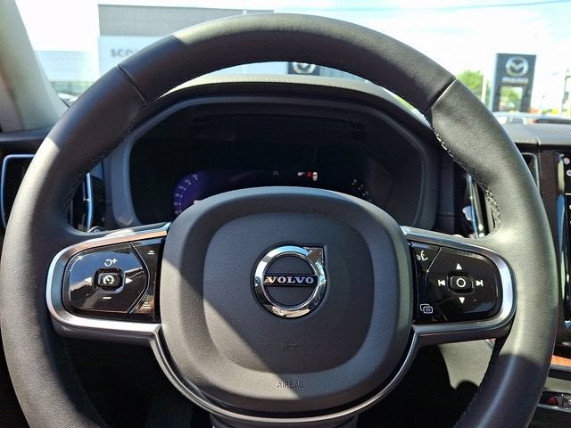 2024 Volvo XC60 Ultimate Dark Theme