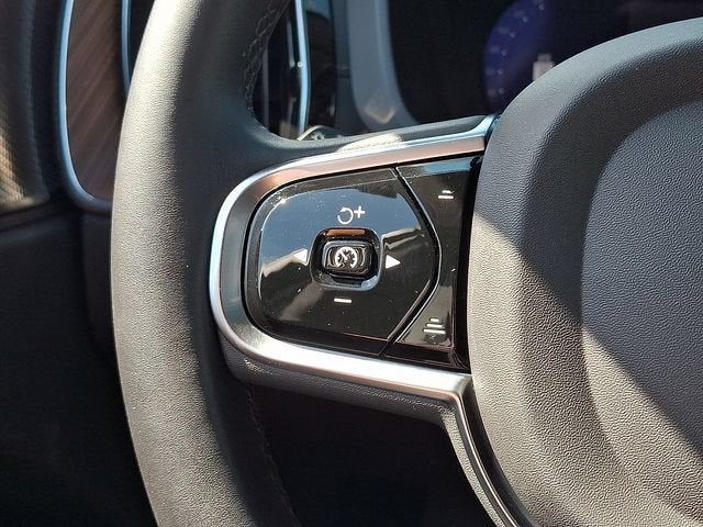 2024 Volvo XC60 Ultimate Dark Theme