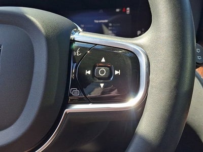 2024 Volvo XC60 Ultimate Dark Theme