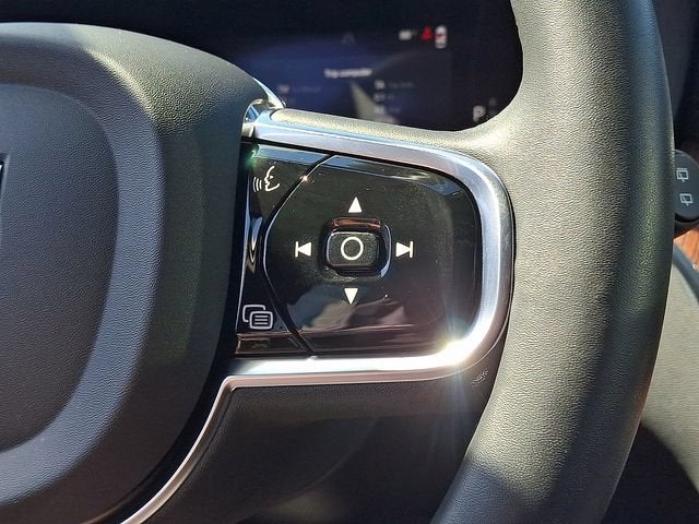 2024 Volvo XC60 Ultimate Dark Theme