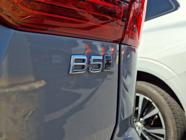 2024 Volvo XC60 Ultimate Dark Theme