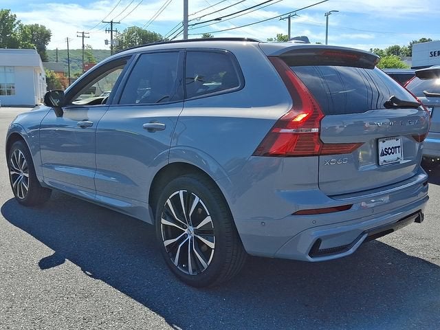 2024 Volvo XC60 Ultimate Dark Theme